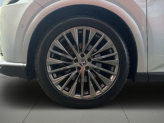 Lexus RX450h+ 14 of 27