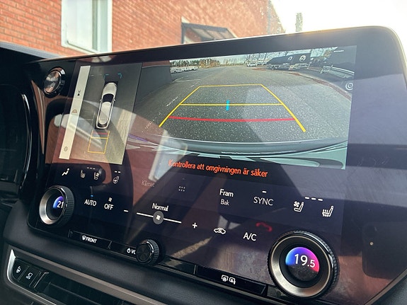 Lexus RX450h+ 24 of 27