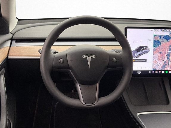 Tesla Model 3 13 of 30