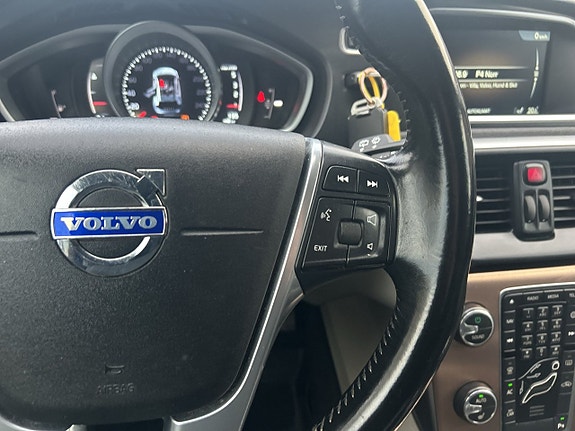 Volvo V40 Cross Country 17 of 21