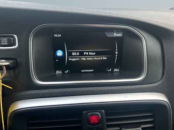 Volvo V40 Cross Country 15 of 21