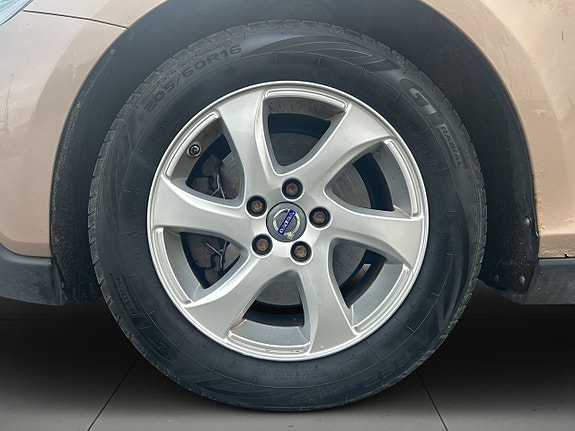 Volvo V40 Cross Country 14 of 21