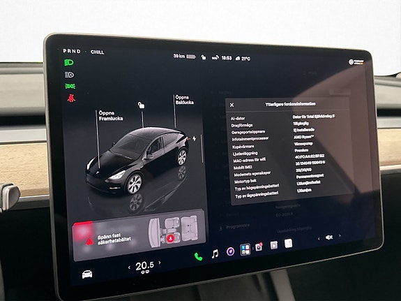Tesla Model Y 22 of 30