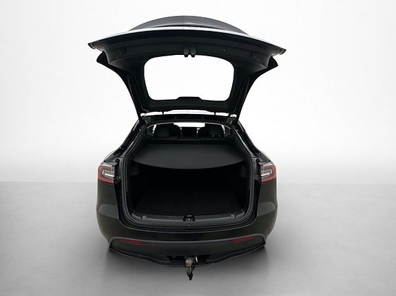 Tesla Model Y 30 of 30