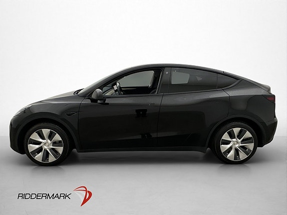 Tesla Model Y 5 of 30