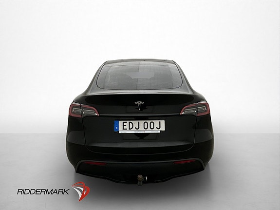 Tesla Model Y 8 of 30