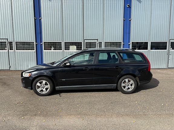 Volvo V50 3 of 11