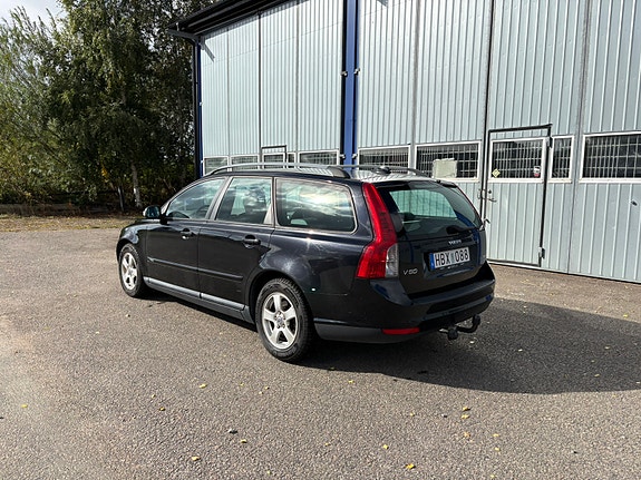 Volvo V50 2 of 11