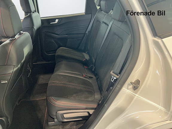 Ford Kuga 8 of 15