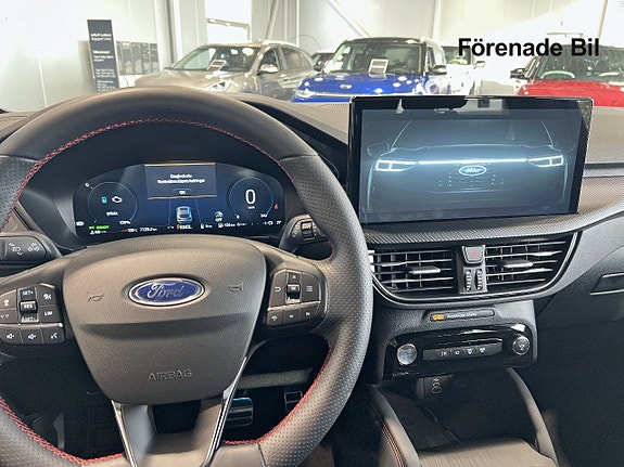 Ford Kuga 11 of 15