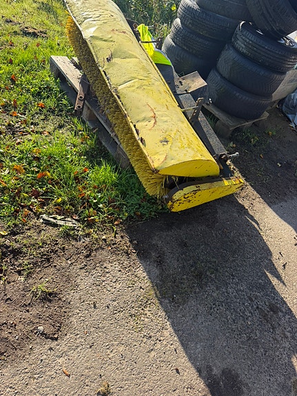 John Deere F1145 8 of 8