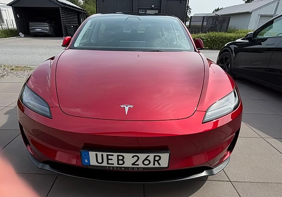 Tesla Model 3 13 of 13