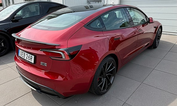 Tesla Model 3 4 of 13