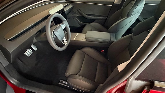 Tesla Model 3 8 of 13