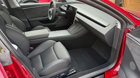Tesla Model 3 9 of 13
