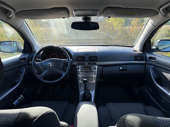 Toyota Avensis 8 of 9