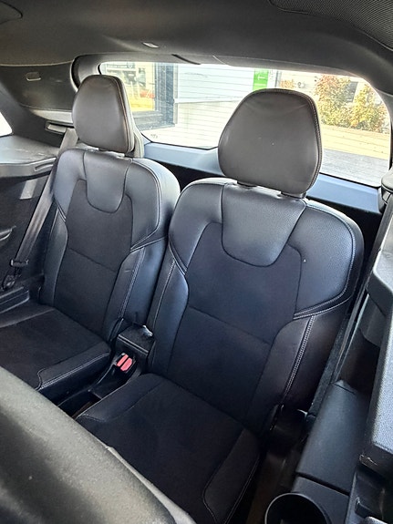 Volvo XC90 10 of 15