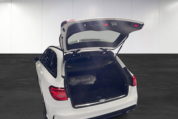 Mercedes-Benz C300 e 11 of 11