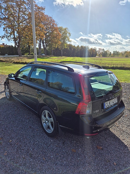 Volvo V50 3 of 7