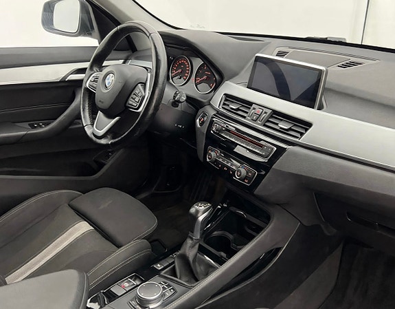 BMW X1 4 of 6