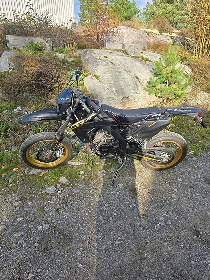 Rieju MRT 3 DRAC nightrider 2 of 5