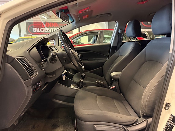 Kia Rio 12 of 24