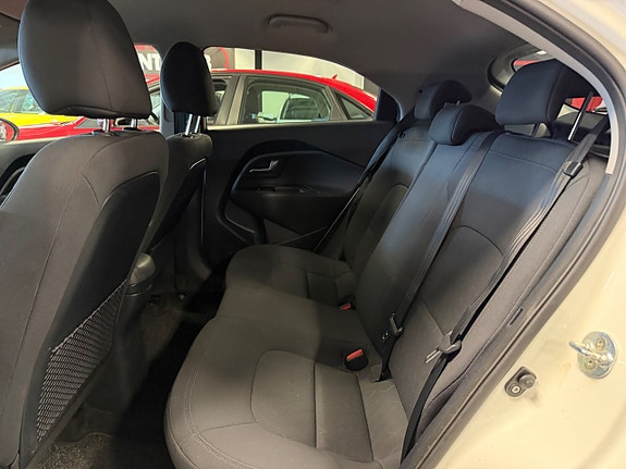 Kia Rio 23 of 24