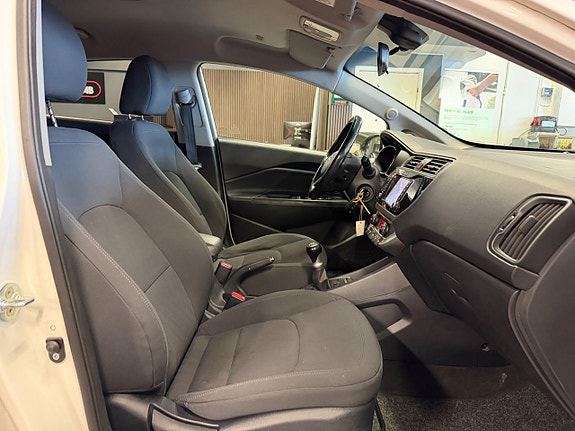Kia Rio 19 of 24