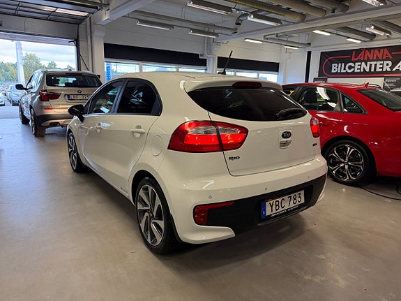 Kia Rio 7 of 24