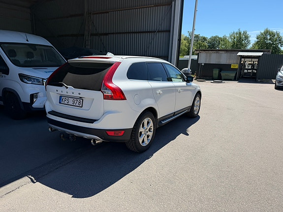 Volvo XC60 3 of 5