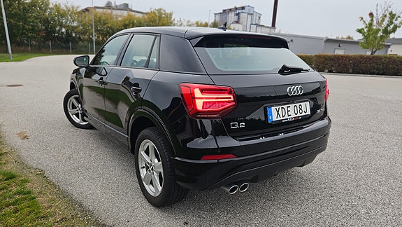 Audi Q2 2 of 7