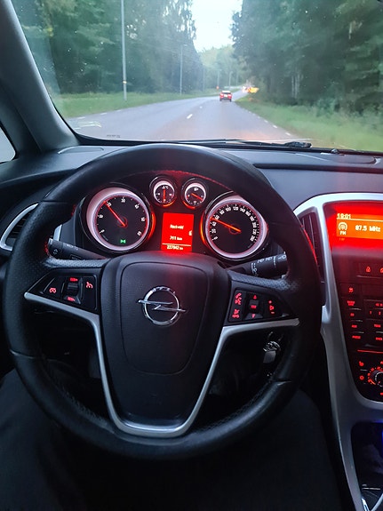 Opel Astra 2 of 5