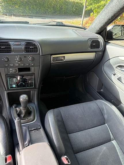 Volvo V40 8 of 16