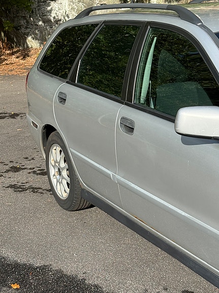 Volvo V40 11 of 16