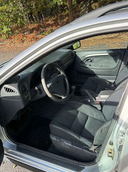 Volvo V40 6 of 16
