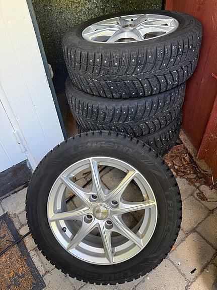 Volvo V40 15 of 16
