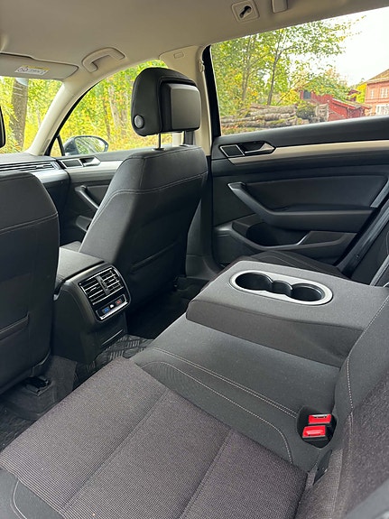 Volkswagen Passat 5 of 10