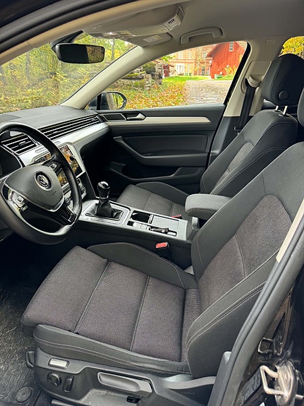 Volkswagen Passat 6 of 10