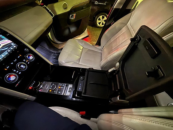 Land Rover Discovery 7 of 17