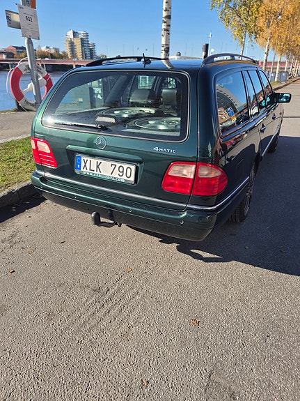 Mercedes-Benz E280 4 of 18