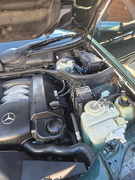 Mercedes-Benz E280 12 of 18