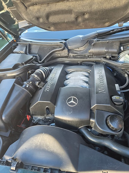 Mercedes-Benz E280 13 of 18
