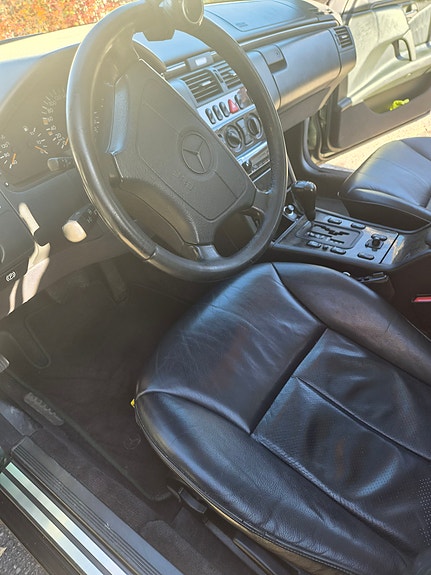 Mercedes-Benz E280 17 of 18