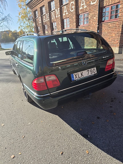 Mercedes-Benz E280 8 of 18