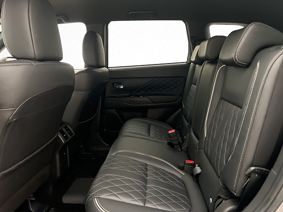 Mitsubishi Outlander 28 of 30