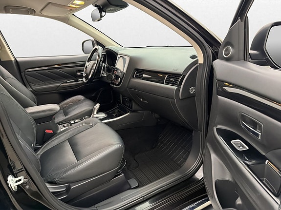 Mitsubishi Outlander 24 of 30