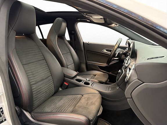 Mercedes-Benz CLA220 d 27 of 30