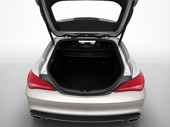 Mercedes-Benz CLA220 d 30 of 30