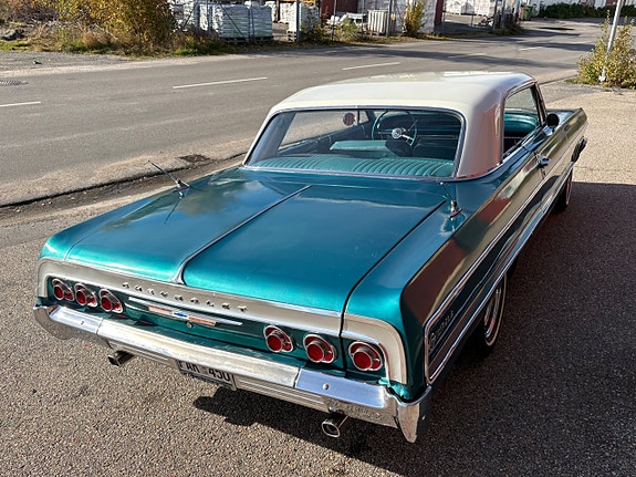 Chevrolet Impala 4 of 24