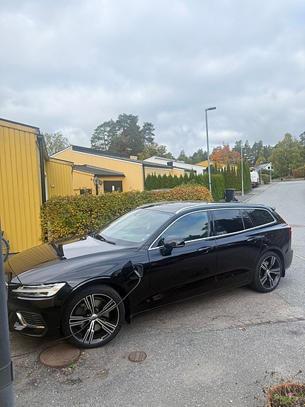 Volvo V60 2 of 7